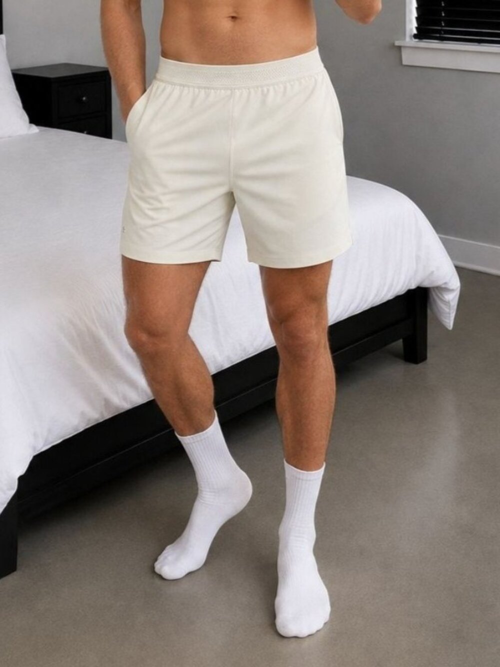 Fabletics 2 in 1 Athletic Workout Training Shorts Off White Cream Brief Lined Me